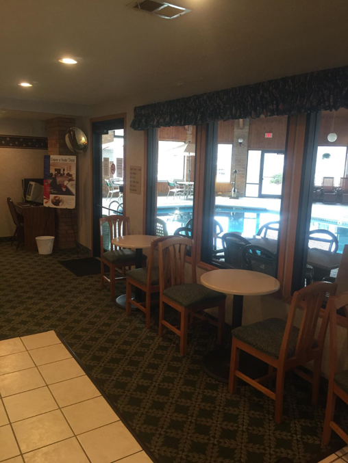 New Martinsville Inn Dining Area